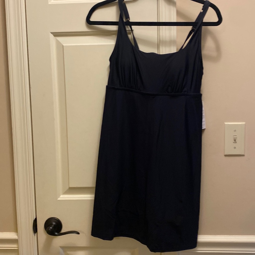 Lands End black swim dress, size 6, NWT